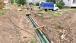 В брянском областном центре на улице Дружбы идет ремонт теплотрассы