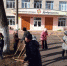 Учащиеся Унечской школы-интерната сделали уборку на пришкольной территории - Унечская газета