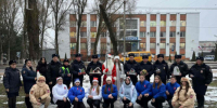 В Унече активисты «Движения первых» поздравили полицейских с наступающим Новым годом - Унечская газета
