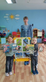 Прилетайте, птички - воробьи, синички!