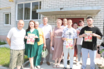 В Трубчевске пяти детям-сиротам вручили ключи от новых квартир