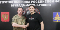 Командир «БАРС-Брянск» Сергей Антошин поздравил Эдгарда Запашного с Днём рождения - Унечская газета