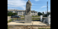 В Новозыбкове ведутся работы по благоустройству мемориальных комплексов - Унечская газета