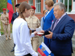В День государственного флага России в Унече юным гражданам вручили паспорта