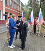 В День государственного флага России в Унече юным гражданам вручили паспорта